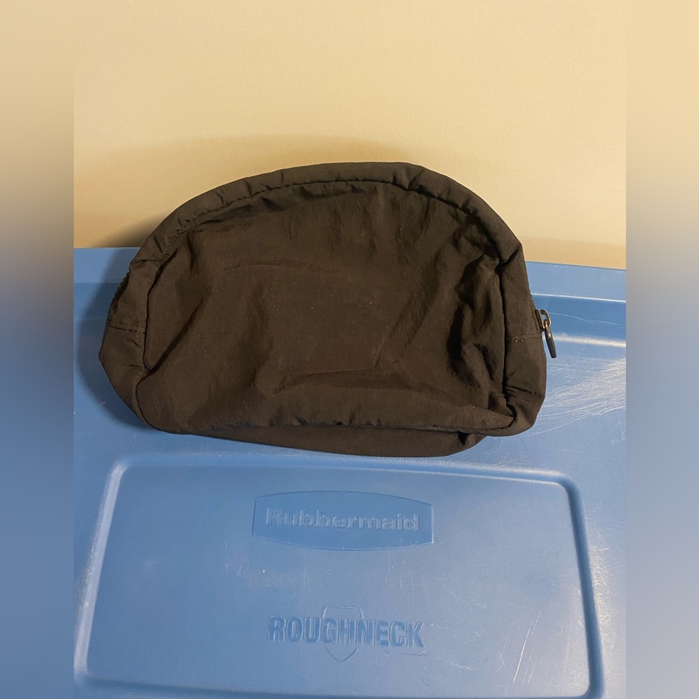 🍉Lululemon city essential pouch 4 litre - Picture 3 of 6